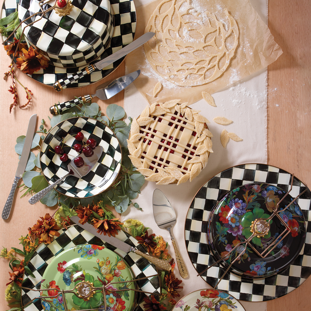 Enamel Cake Carrier